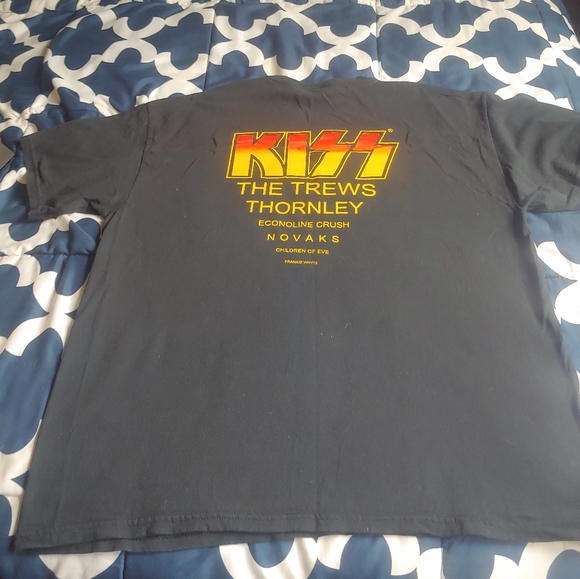 Halifax Rocks 2009 Kiss tshirt - Picture 2 of 5